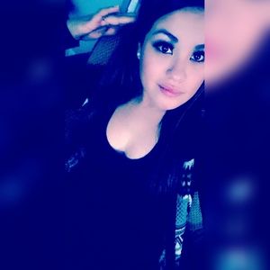 Meet your Posher, Alma